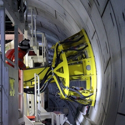 csm_crossrail_drilling_rig_working_in_thames_tunnel_229947_a11230fed0.jpg